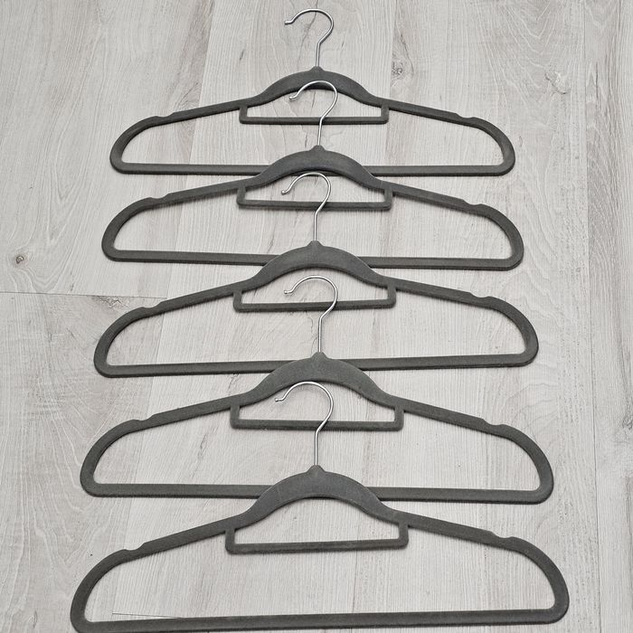 Вешалки для одежды