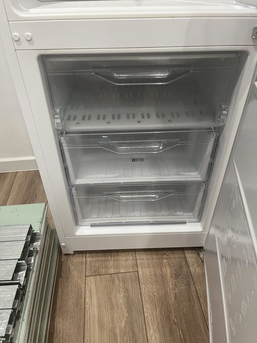 Продам холодильник в идеальном состоянии