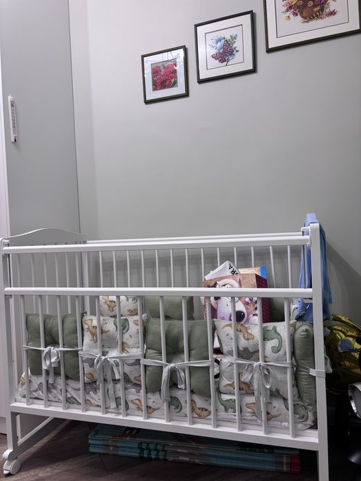 Продам кроватку детскую дерево