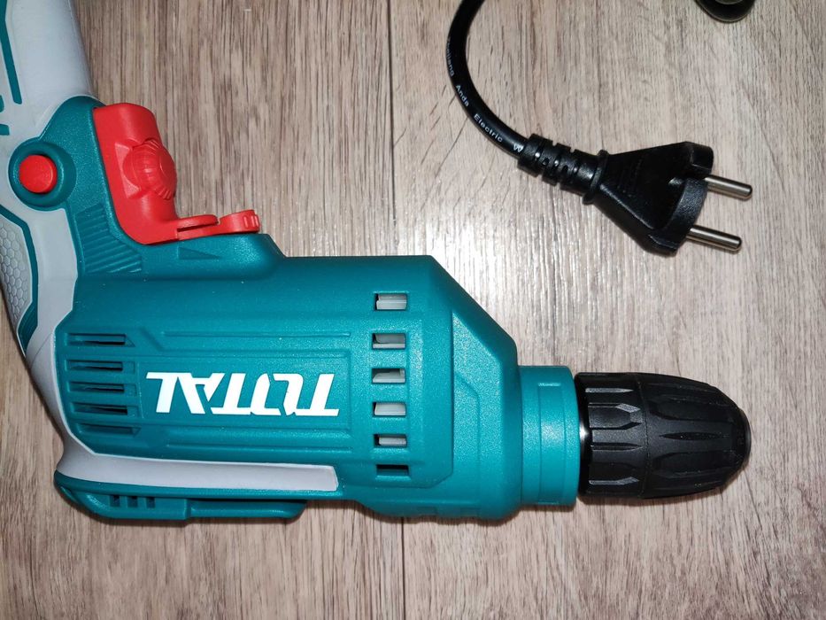 Дрель тотал станция метро Москва