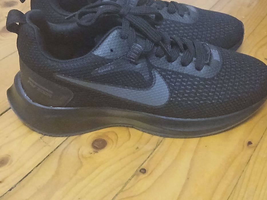 Маратонки NIKE Намаление