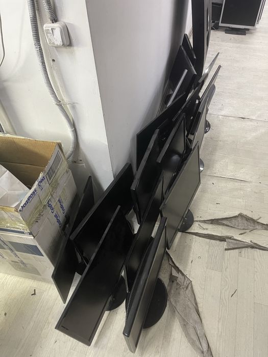 Продам мониторы 18-18.5