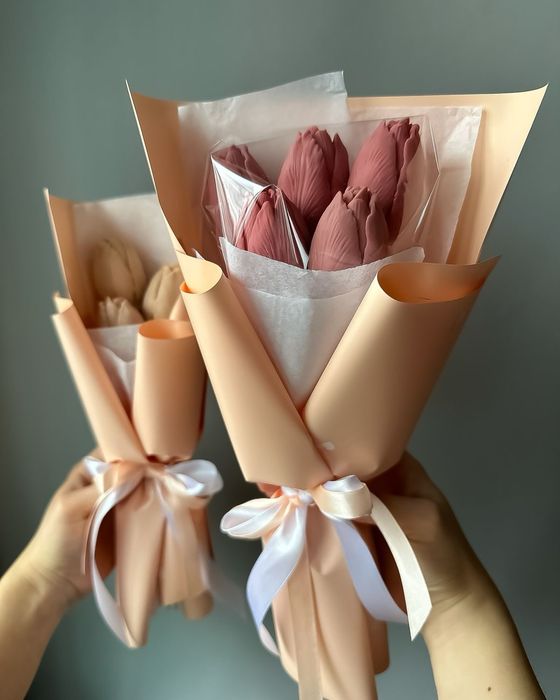 Клубника в шоколаде в форме тюльпана