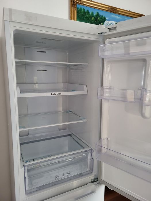 Холодильник Samsung