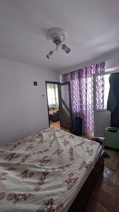 Închiriez apartament 2 camere semidecomandat proprietar