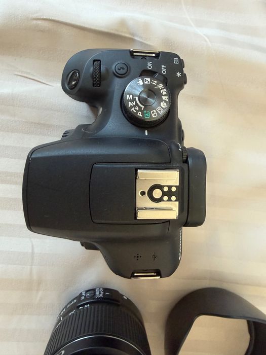 Canon EOS 2000D