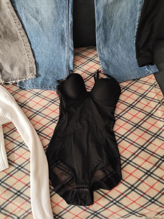 Женские молодежные вещи