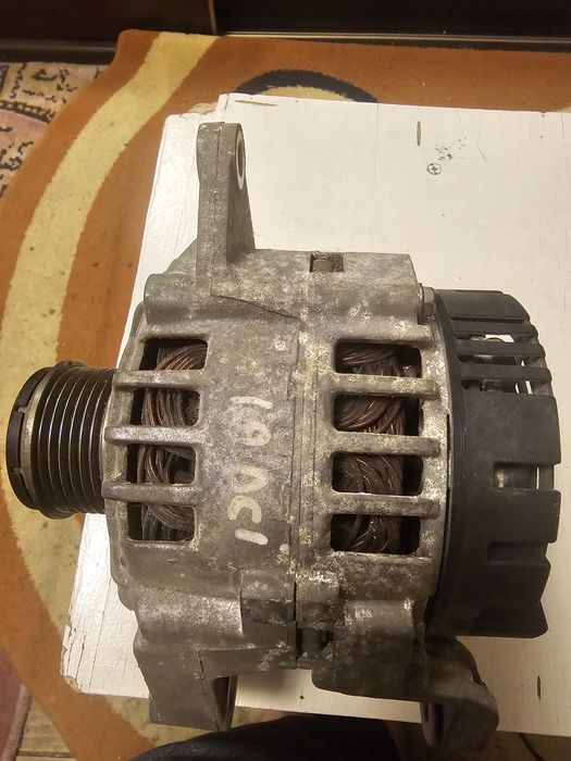 Vând alternator megane 2