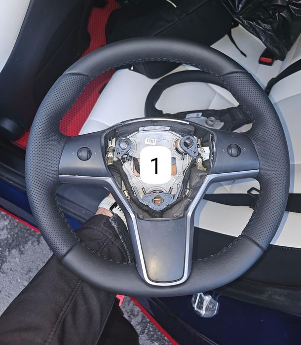 Volan Tesla originale sau retapitate Model 3, Highland