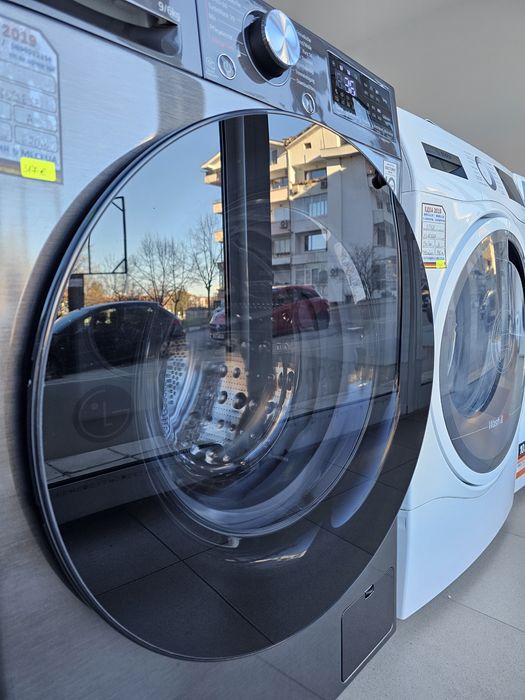 Комбинирана пералня със сушилня LG ThinQ