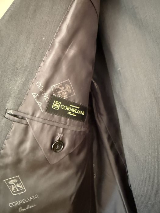 костюмы Corneliani