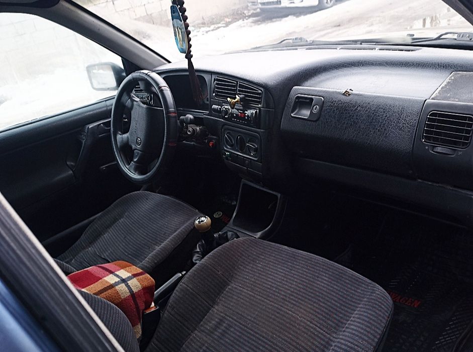 Гольф 3 объём 1.8