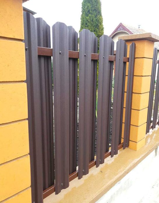 Garduri si porti din panou stil jaluzele, sipca metalica, tabla cutata