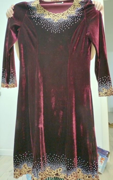 Женская велюровая платья