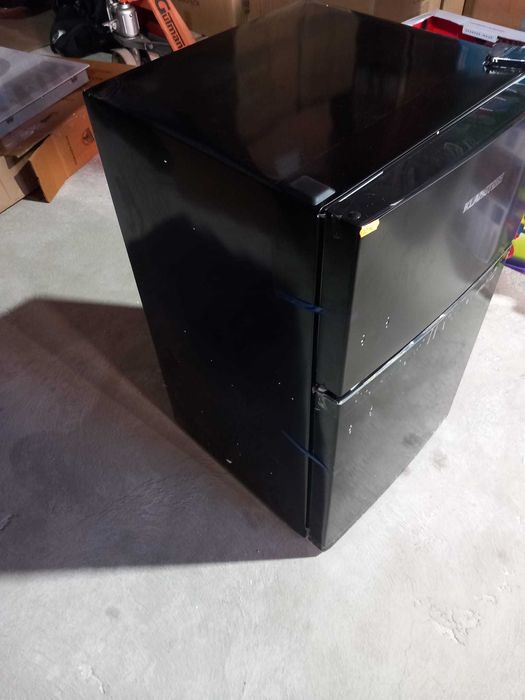 Mini frigider cu congelator