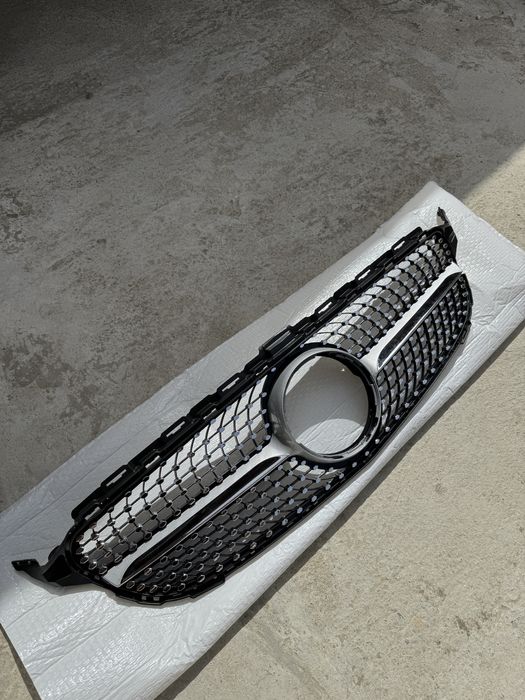 Предна решетка w205 diamond edition