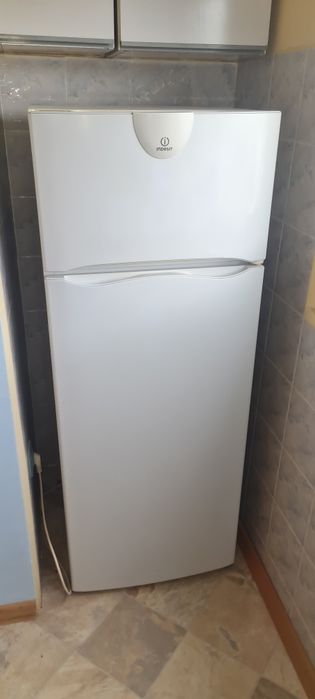 Хладилник Печка Пералня Indesit