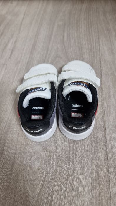 Încălțăminte Adidas copii -  impecabil