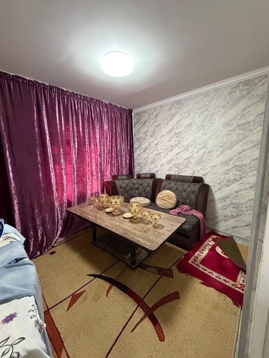 Продается 4 комнатная квартира. Чирчик. Троицк