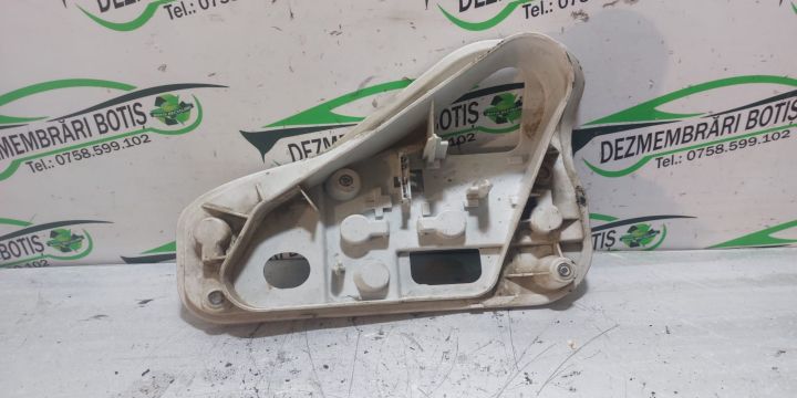 Soclu becuri lampa stop pe aripa dreapta Opel Astra H