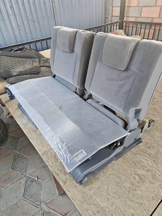 Третий ряд сиденья на Прадо