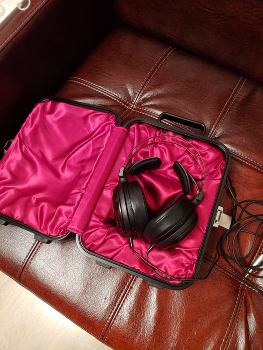 Слушалки Audio-Technica W5000