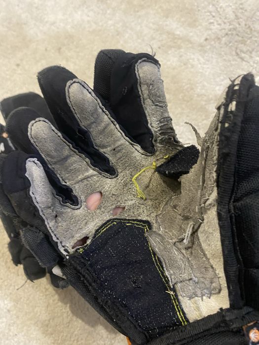 продам хоккейные краги ссм