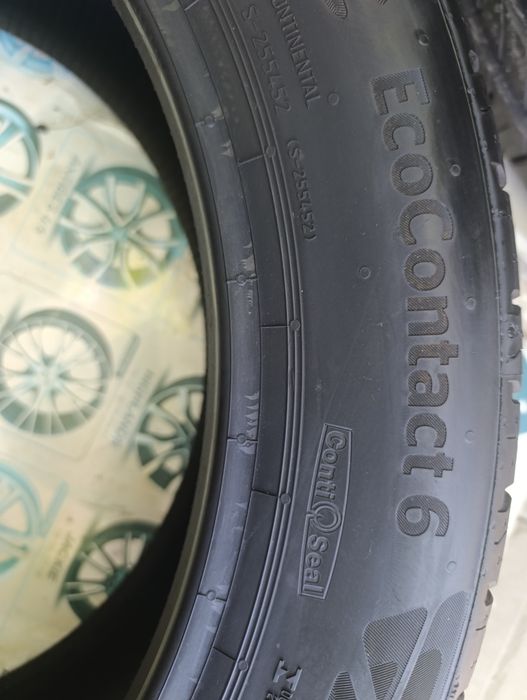 O anvelopă de vara nouă 235 45 18 Continental dot 2020