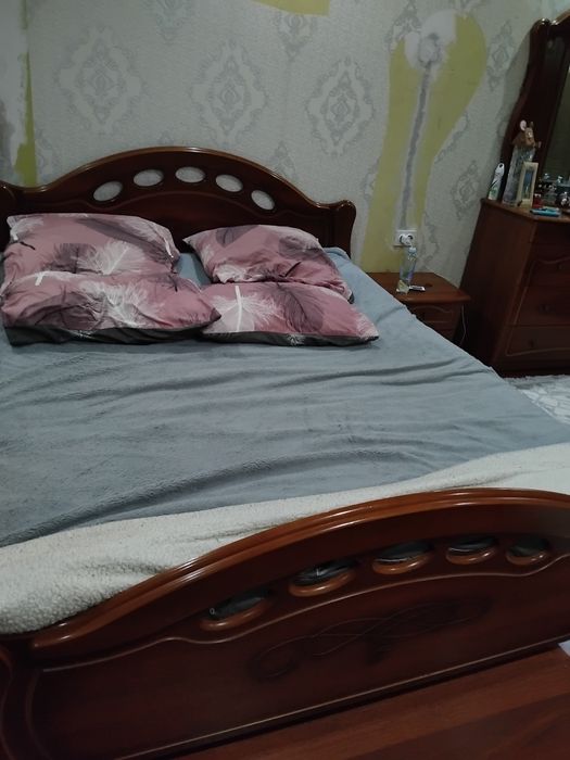 Спальный гарнитур