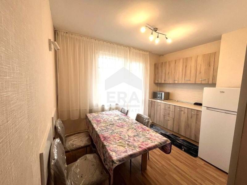 Тристаен апартамент в ж.к. Младост 4