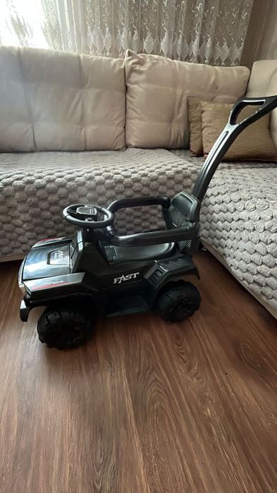 Продам детскую машинку