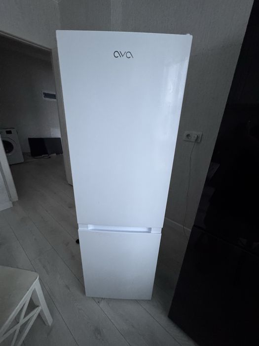 Холодильник AVA BFDF-180MW 160см