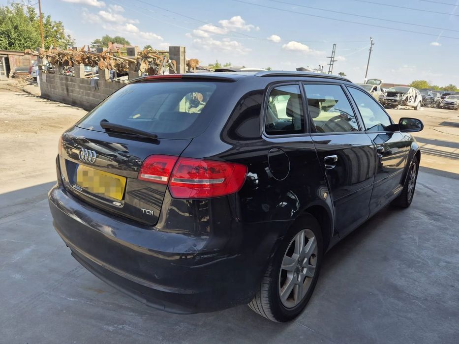 Dezmembram Audi A3 8P, an 2011, 2.0 TDI cd CFF, cutie manuala
