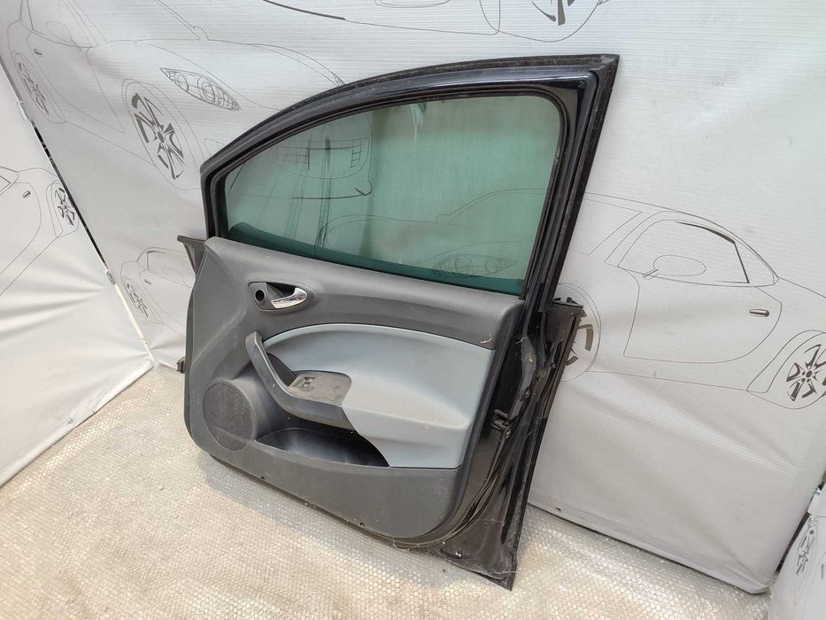 Ușă Față Dreaptă Seat Ibiza IV 6J, 6P Hatchback Negru Cod Culoare L8 / Z9Y 2013 / [2008-2017] / 6J4831056 (2D)