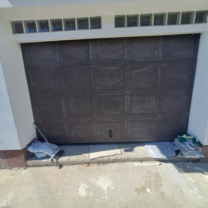 Usa de garaj din PVC și usa pod tip scara