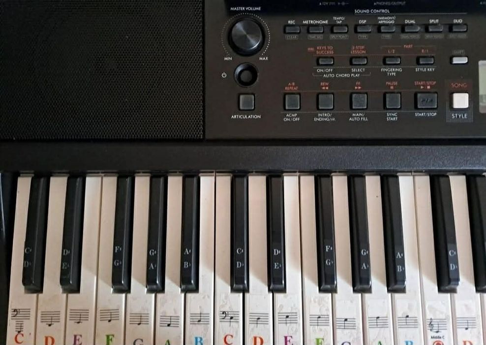 Orga de vânzare Yamaha PSR-E383 – CA NOUĂ