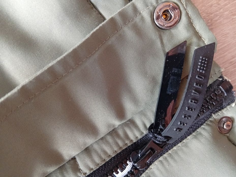 Продавам ски панталон и яке за дете