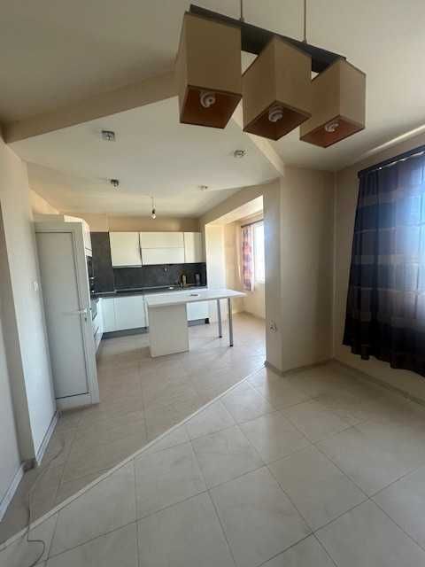 Продава се Двустаен апартамент в Казанлък - 66 кв.м за 8 €/кв.м - Снимка #1