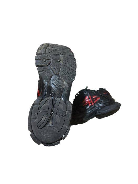 Balenciaga runner graffiti