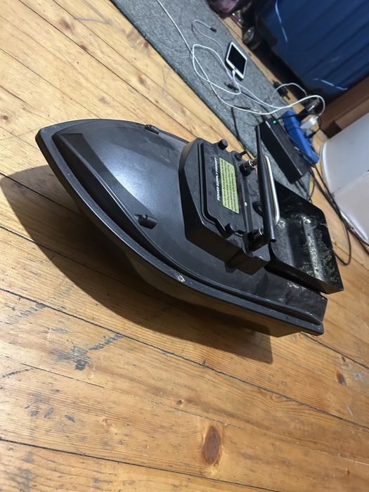 продавам рибарски комплект въдици макари лодка слинк стойка и др