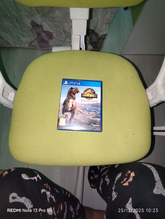 Игра за PS4 Jurassic world evolution 2