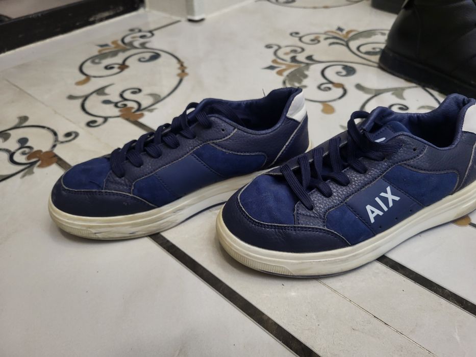 Продам кроссовки