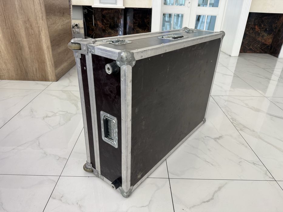 Behringer X32 с кейсом