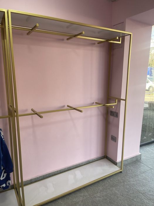 Продаются лофтовые вешалки для одежд