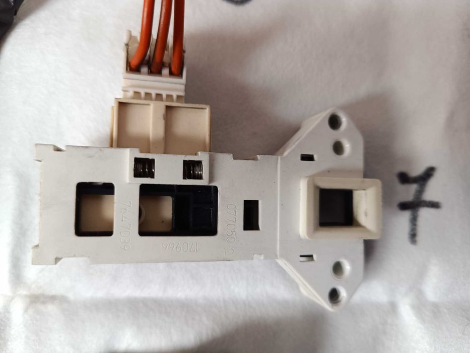 Продавам части от пералня GORENJE WA 62121