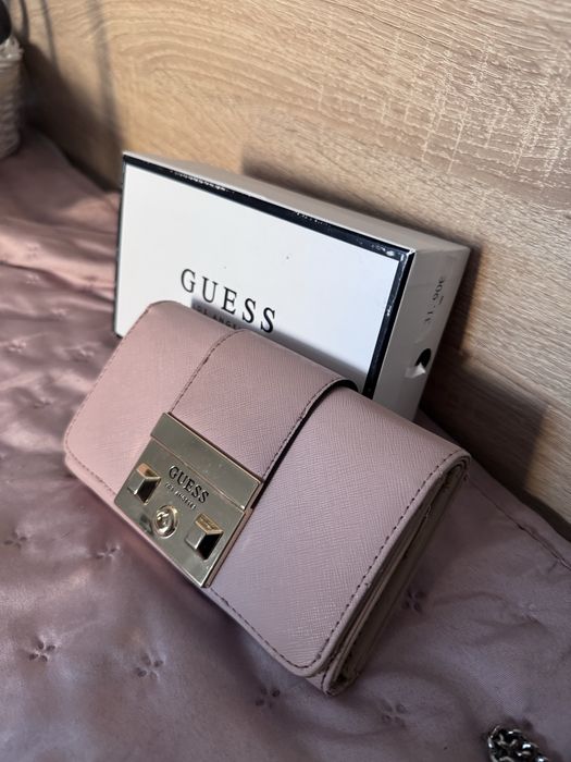 Дамски чанти и портмонета