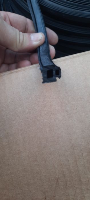 Резиновый Уплотнитель для пластиковых окон и дверей