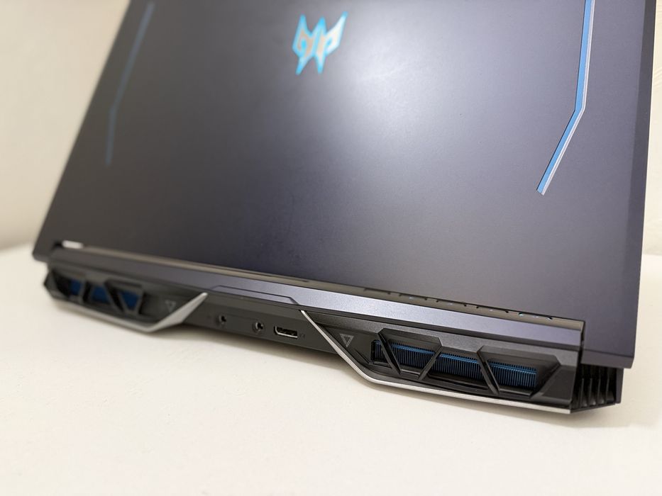 Acer Predator Helios 700