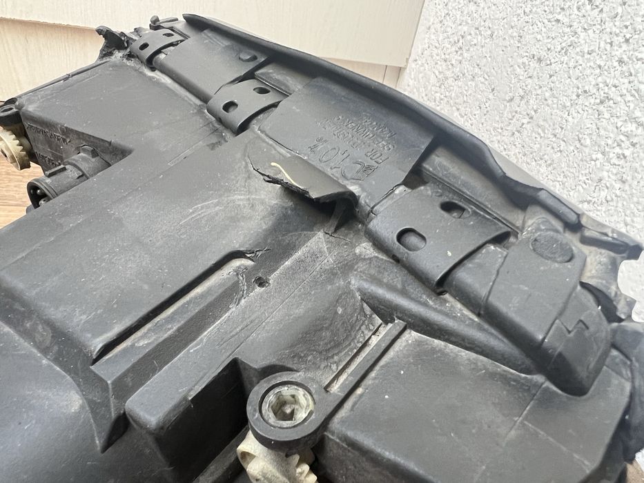 Фара правая от Audi A6 кузов C4. Б/У