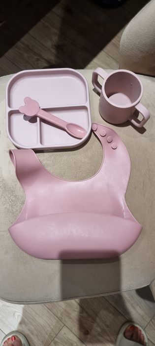 Бебешки сет за хранене.